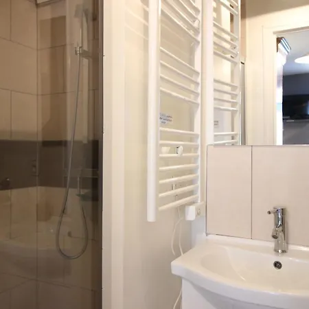 Rdc Avec Wifi Proche Centre Mont-dore - 2 Couchages - 2 Etoiles - Equipe Et Confort - Fr-1-415-108